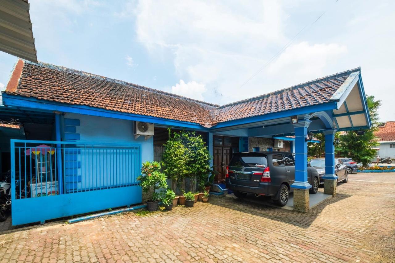 Reddoorz Syariah At Jl Pangeran Hidayatullah Cianjur Hotel Buitenkant foto