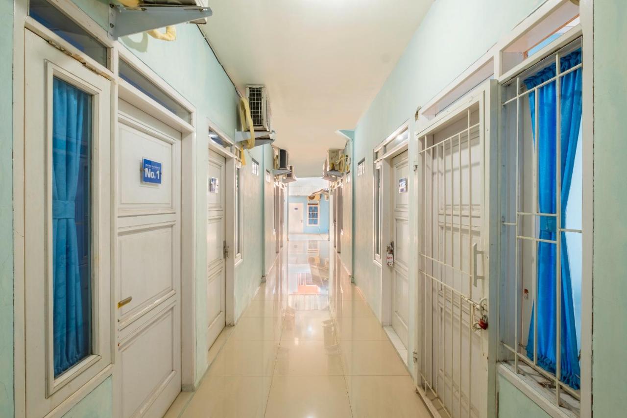 Reddoorz Syariah At Jl Pangeran Hidayatullah Cianjur Hotel Buitenkant foto