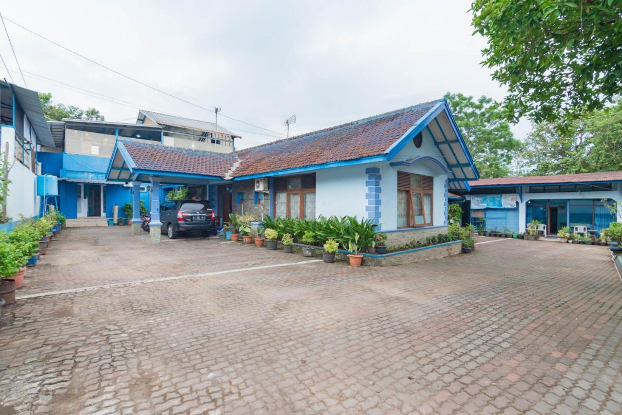 Reddoorz Syariah At Jl Pangeran Hidayatullah Cianjur Hotel Buitenkant foto