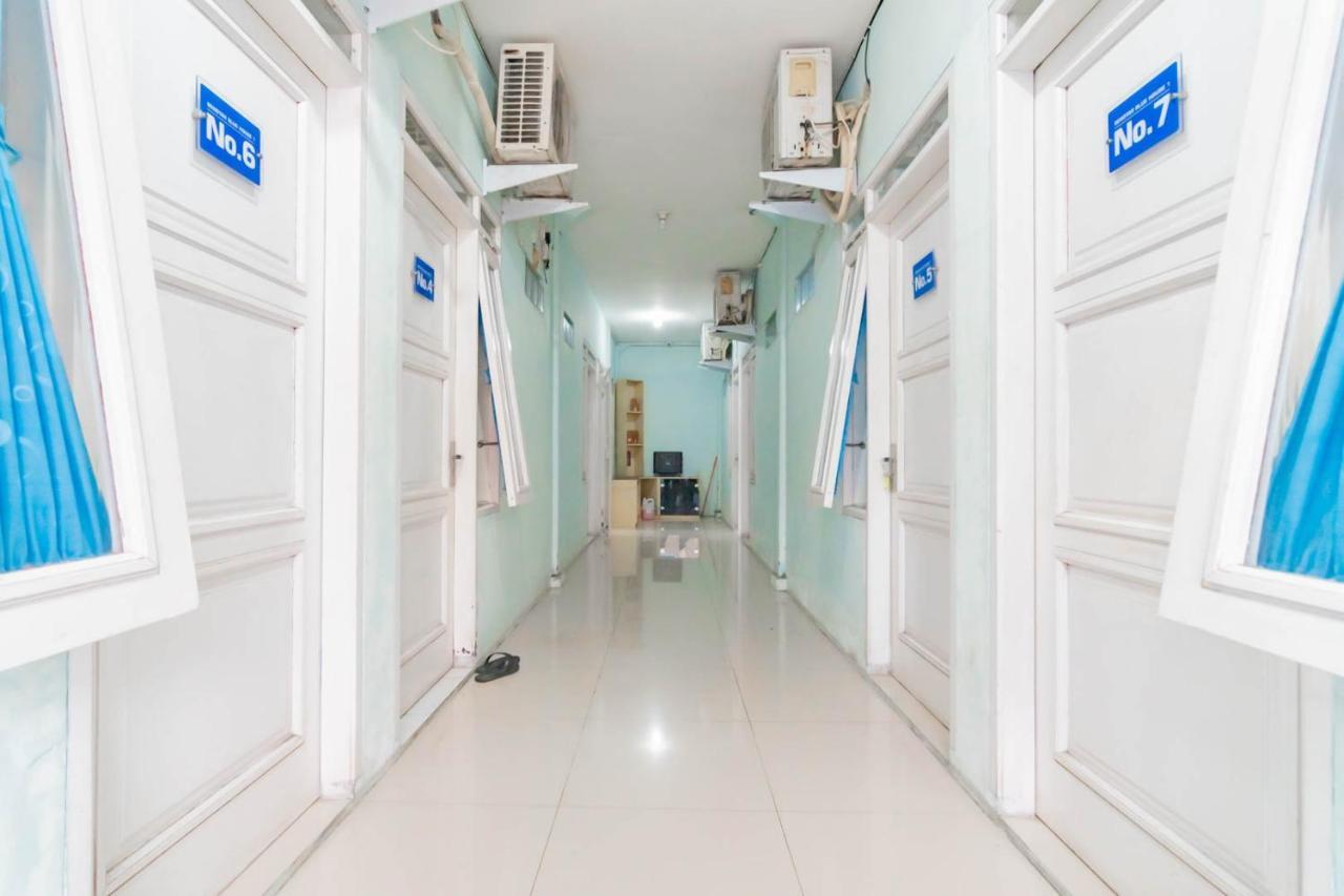 Reddoorz Syariah At Jl Pangeran Hidayatullah Cianjur Hotel Buitenkant foto