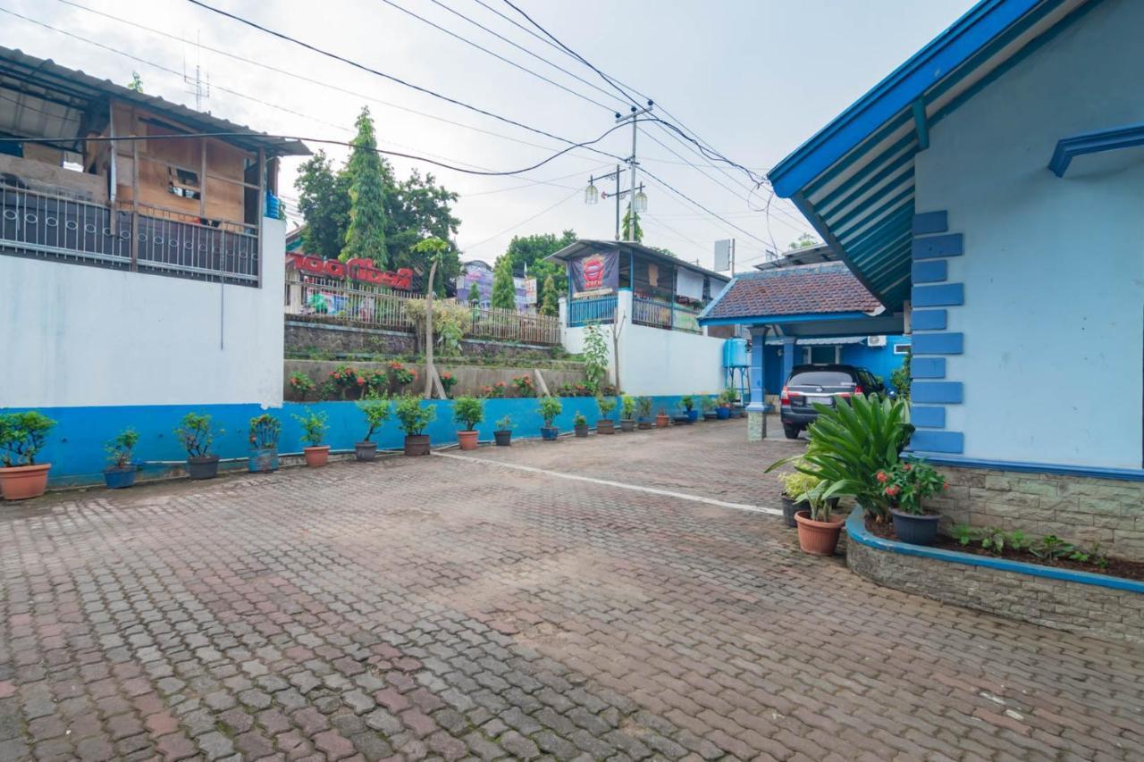 Reddoorz Syariah At Jl Pangeran Hidayatullah Cianjur Hotel Buitenkant foto