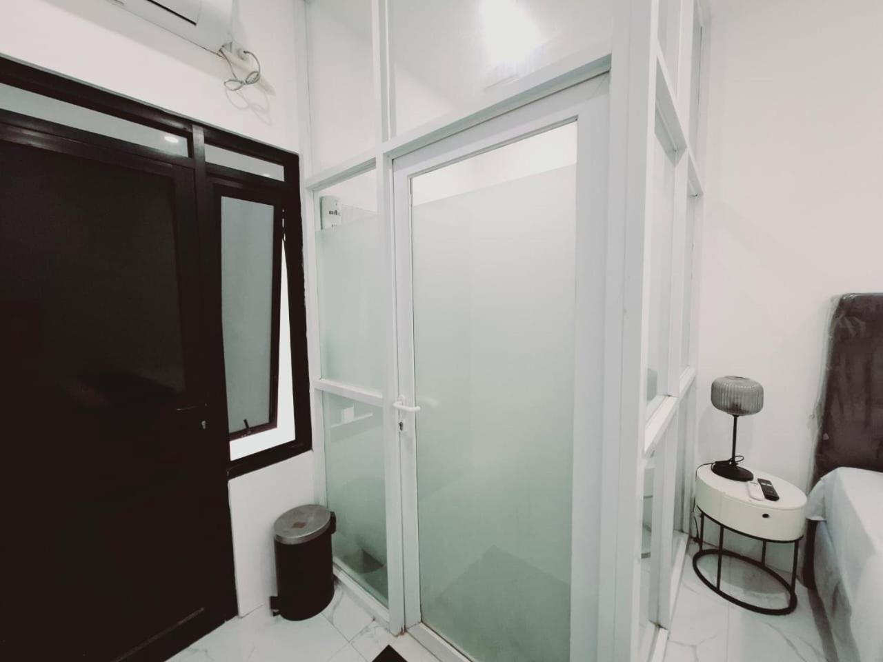 Reddoorz Syariah At Jl Pangeran Hidayatullah Cianjur Hotel Buitenkant foto